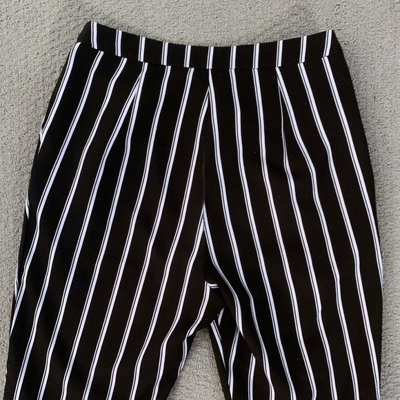 AKIRA Cropped Loose Fit Striped Trousers - Picture 7 of 8